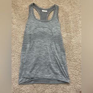 lululemon swiftly tank top. color: grey slate